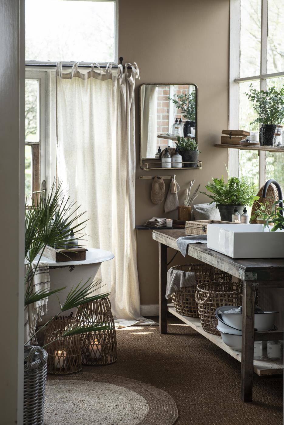 Ib Laursen Emaille Waschgefäß im skandinavischen Bad im Landhausstil