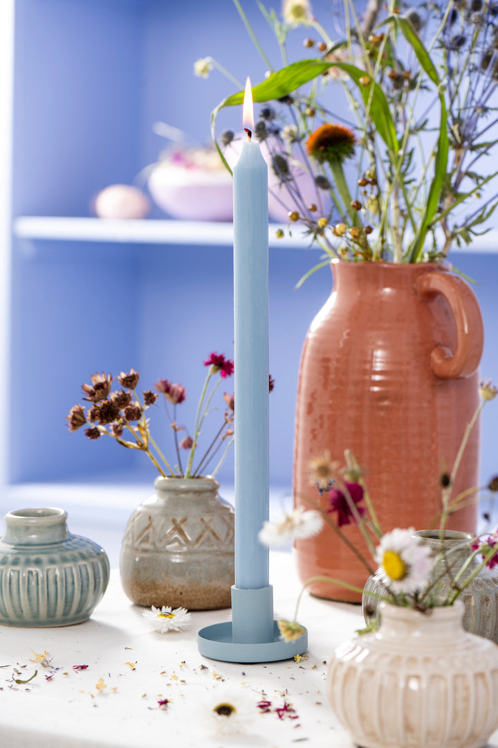 Ib Laursen Vase Thyra rotbraun Keramikvase mit Henkel dekoriert mit Wiesenblumen im skandinavischen Hygge Wohnstil