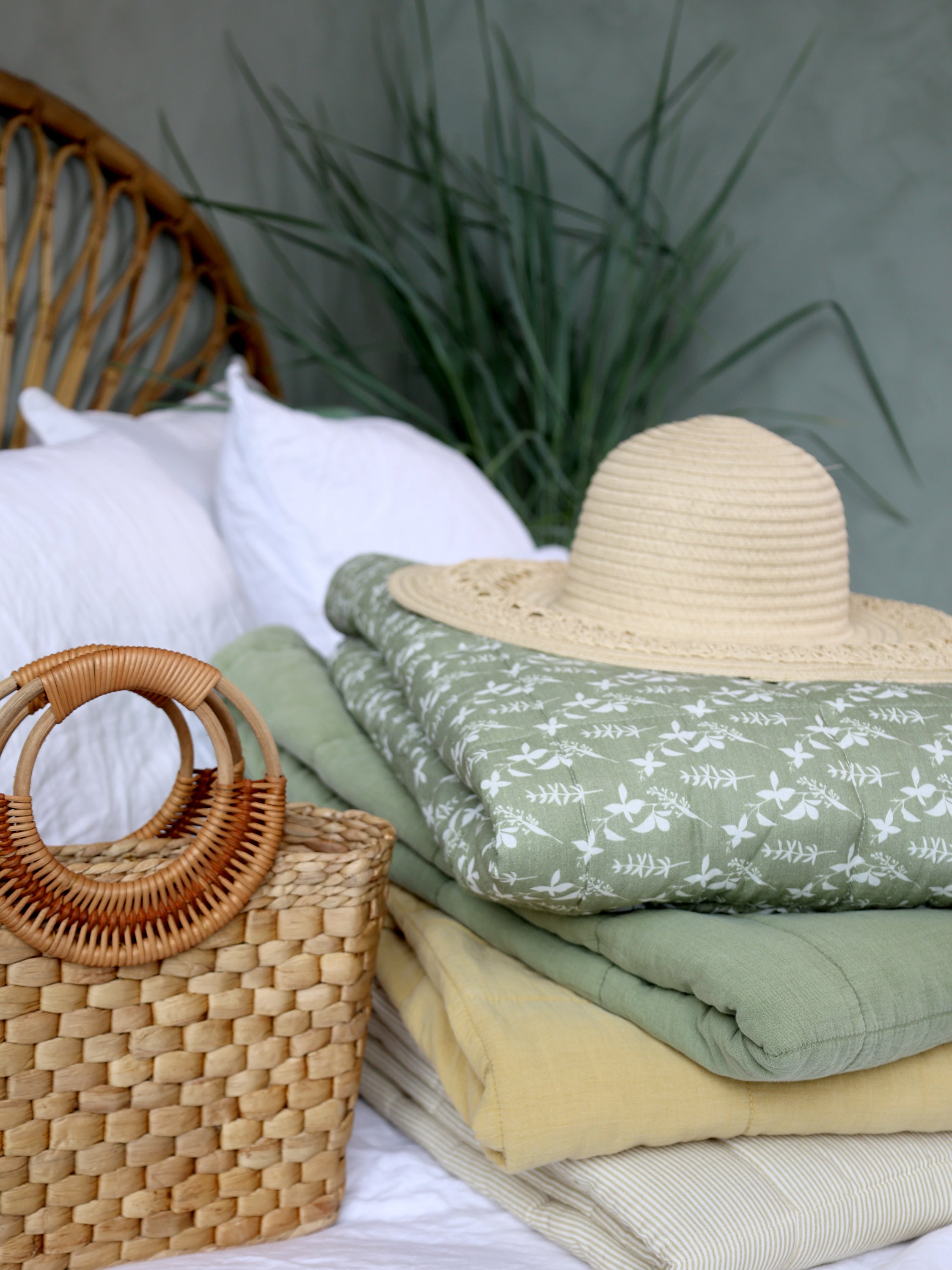 Chic Antique Vintage Quilt Honig als Tagesdecke im skandinavischen Hygge Wohnstil