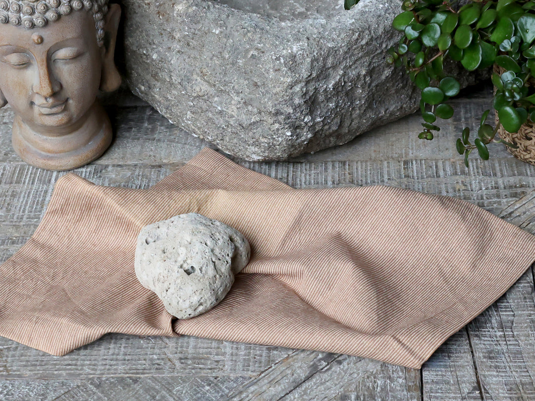 Chic Antique Éternel Mini Handtuch Kamel gestreift aus Slub Baumwolle als Gästehandtuch