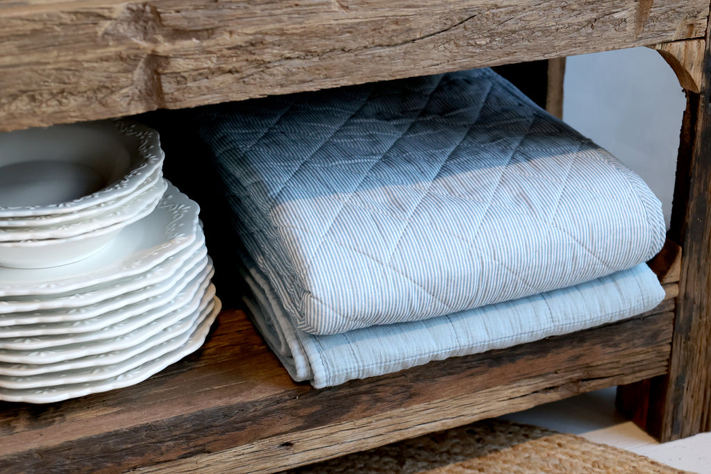 Chic Antique Aix Vintage Quilt Sky Blue