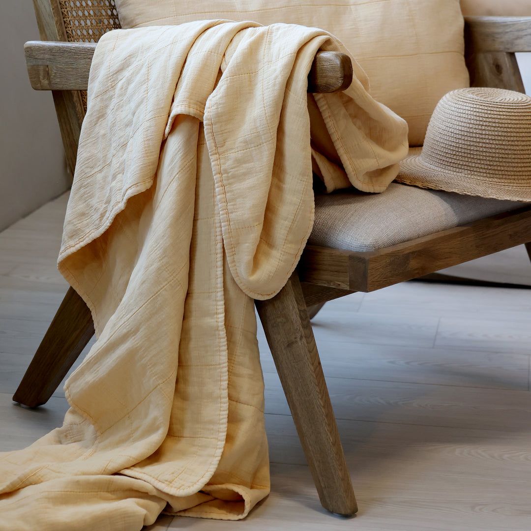 Chic Antique Quilt Aix Vintage Melon