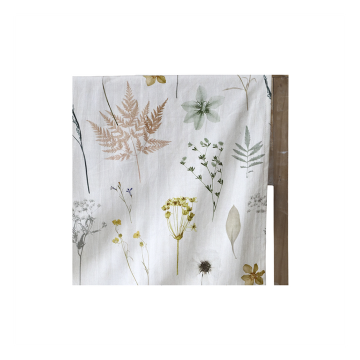 Chic Antique Aix Tischdecke creme mit Blumendruck aus Baumwolle im skandinavischen Landhausstil