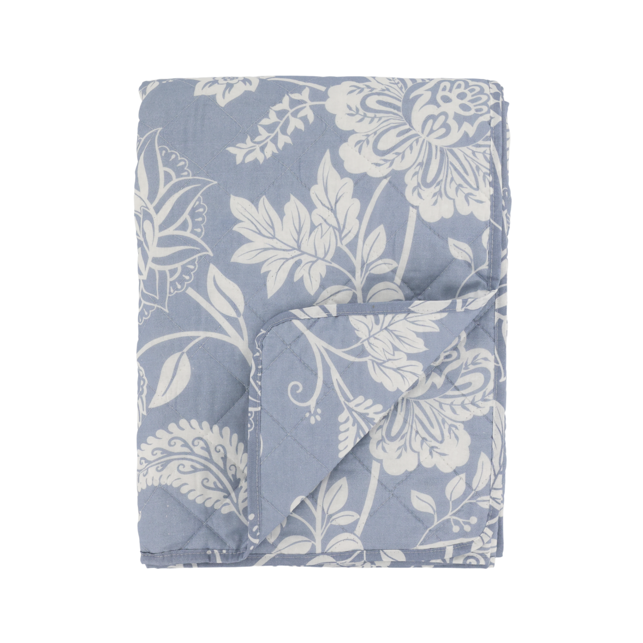Chic Antique Aix Quilt Sky Blue mit Blumenmuster als Tagesdecke im Landhausstil