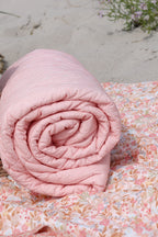 Chic Antique Aix Quilt mit Maritimen Streifenmuster