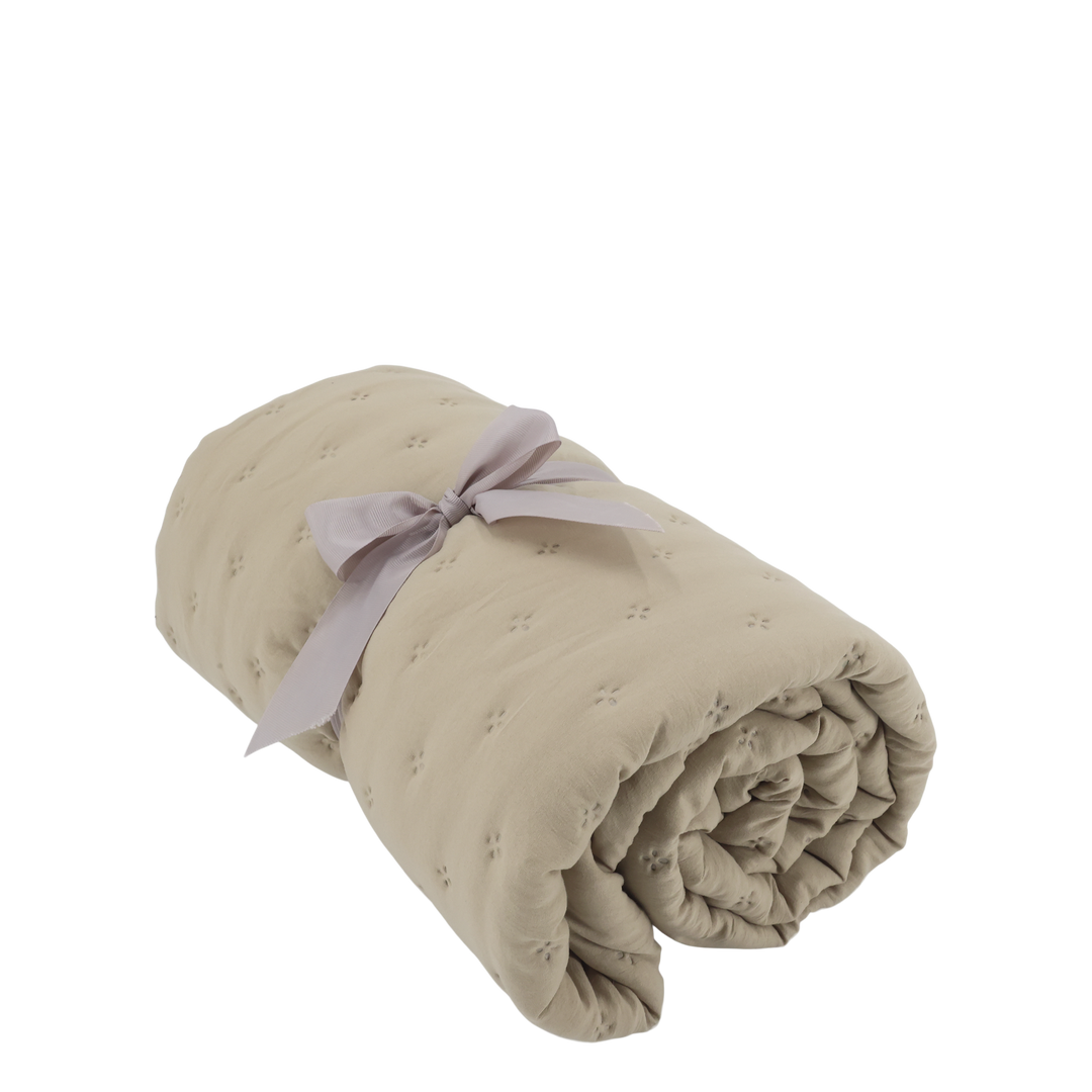 Chic Antique Aix Soft Quilt