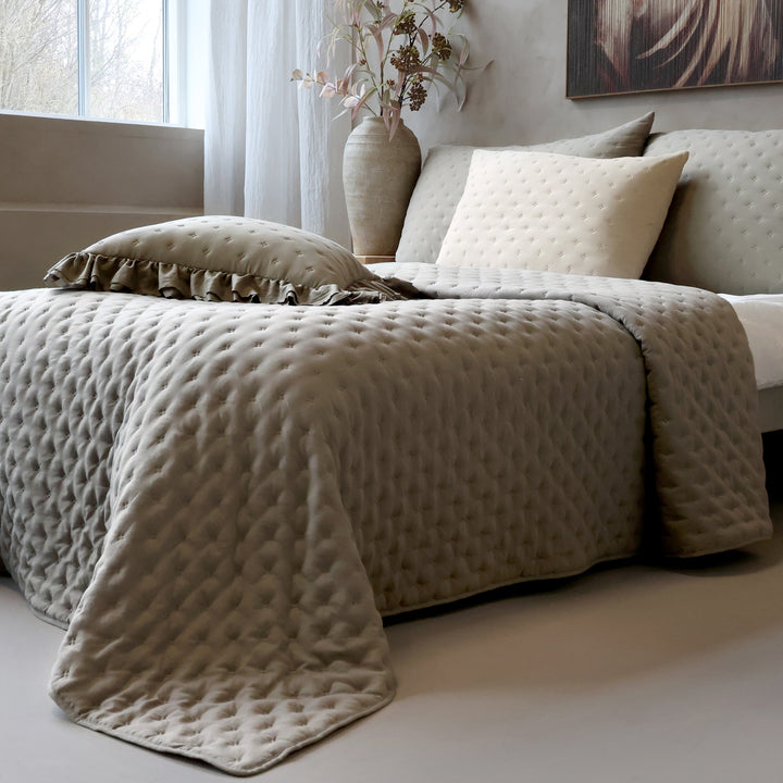 Chic Antique  Aix Soft Bettdecke Latte