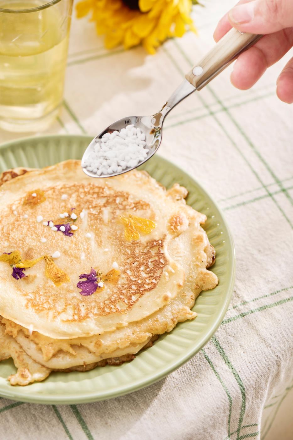 IB Laursen Mynte Frühstücksteller Wasabi 19,5 cm mit Pancakes – grüner Steingut Teller im skandinavischen Stil