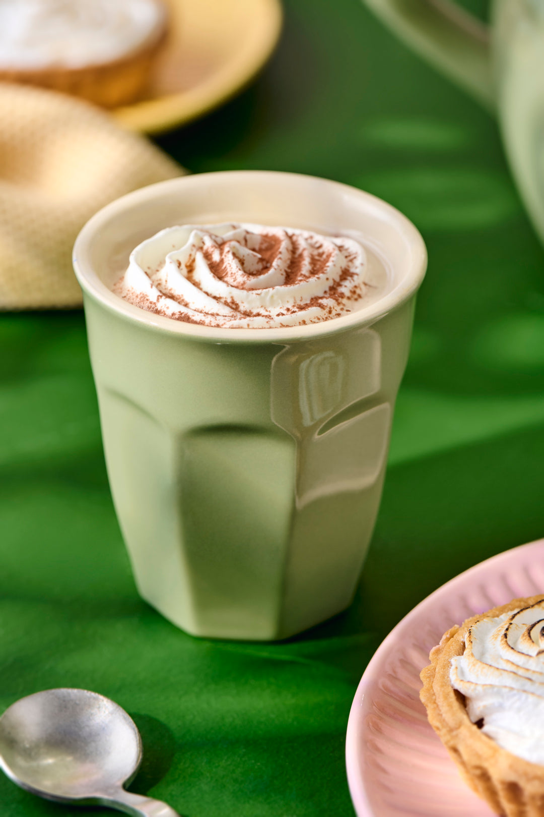 IB Laursen Mynte Tasse Wasabi im skandinavischen Tischstyling