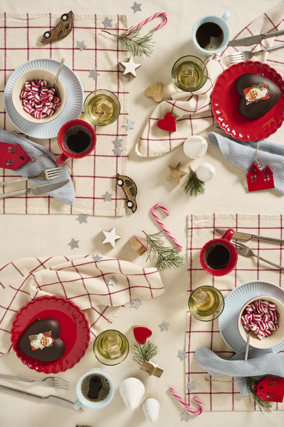 IB Laursen Mynte Tasse Stillwater Hellblau auf festlich gedecktem Tisch