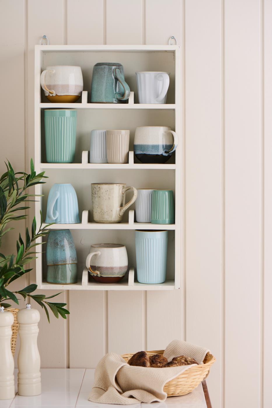 IB Laursen Mynte Tassen Stillwater Hellblau im skandinavischen Wandregal
