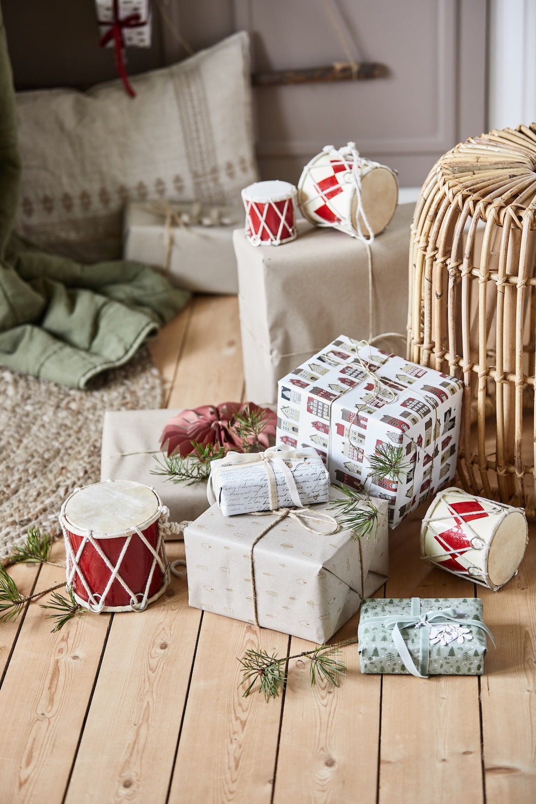 Kleine rote Dekotrommel von Ib Laursen als nostalgische Weihnachtsdeko