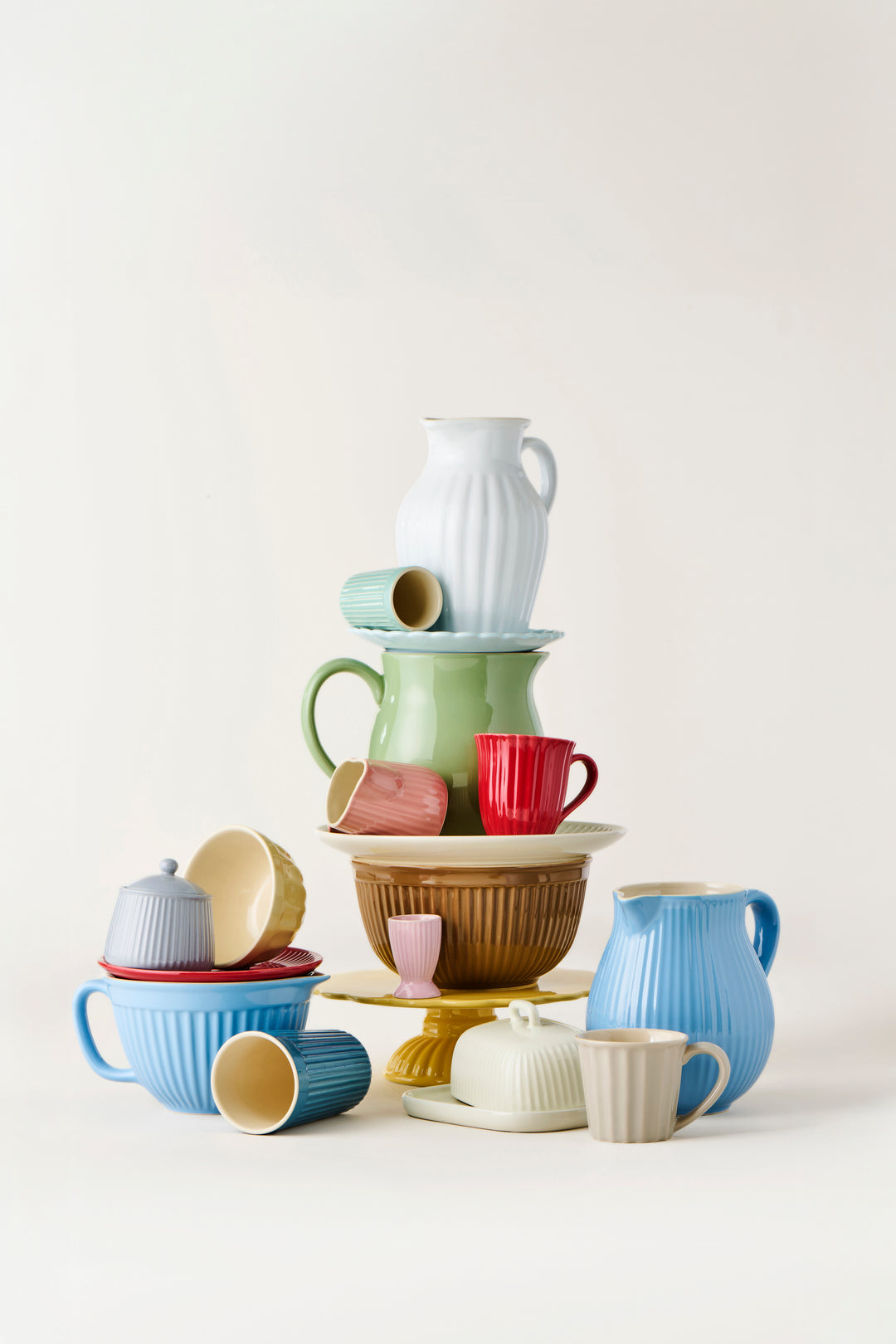 Café Latte Becher in Kombination mit anderen Farben