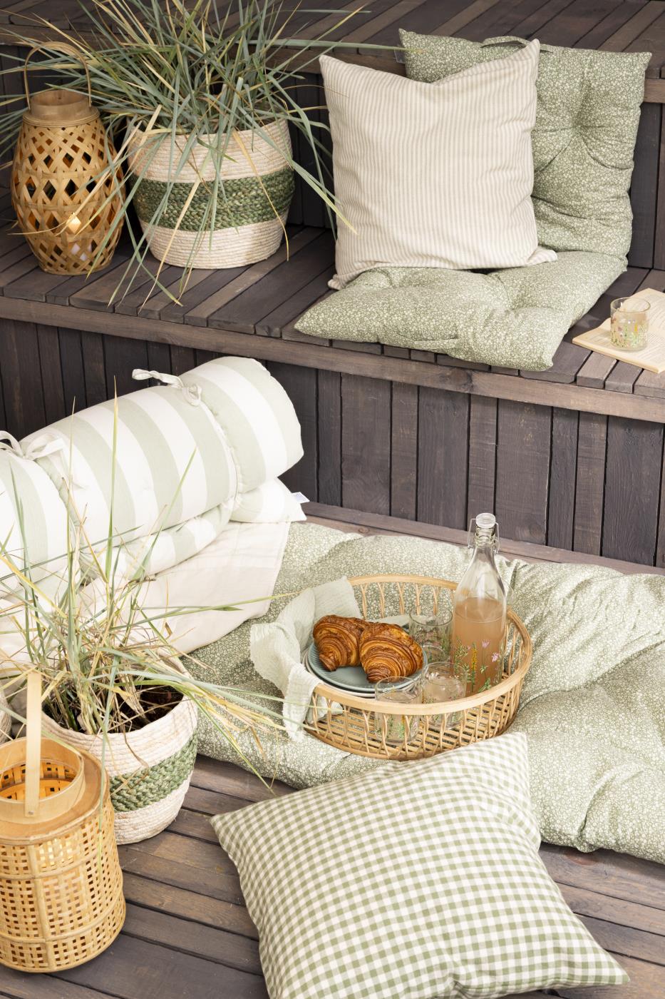 Ib Laursen Korbset mit grünem Streifen als Dekoration im skandinavischen Landhausstil