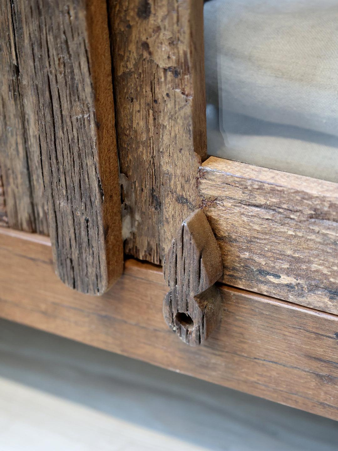Chic Antique Grimaud Vitrinenschrank aus Recyclingholz Natur
