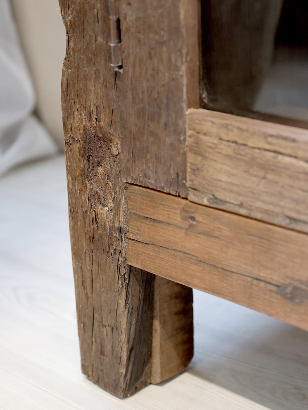 Chic Antique Grimaud Vitrinenschrank aus Recyclingholz Natur