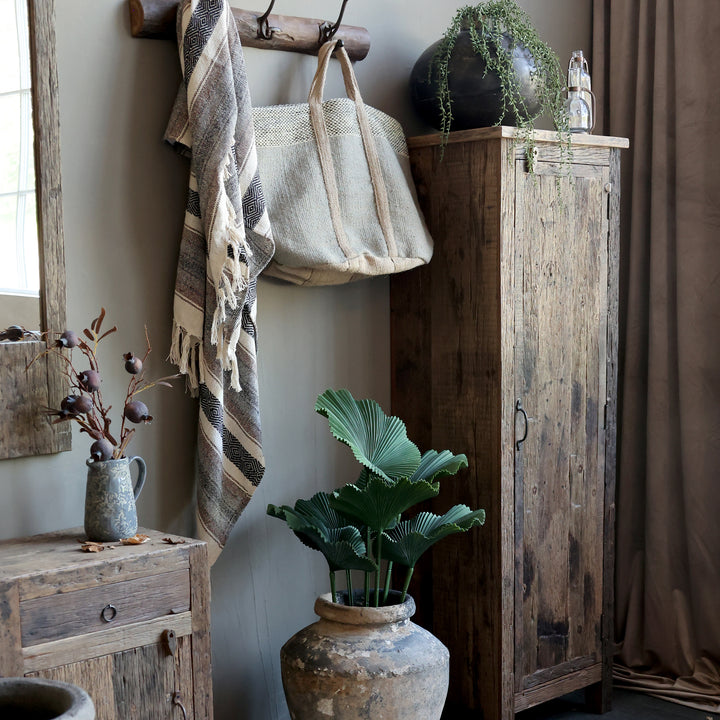 Chic Antique Grimaud Schrank aus Recyclingholz im skandinavischen Landhaus Wohnstil