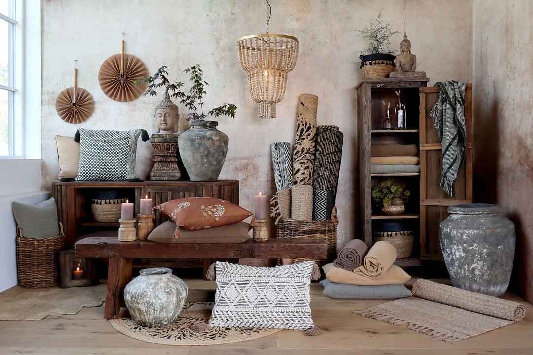 Chic Antique Grimaud Schrank aus Recyclingholz im Wohnzimmer im skandinavischen Landhausstil