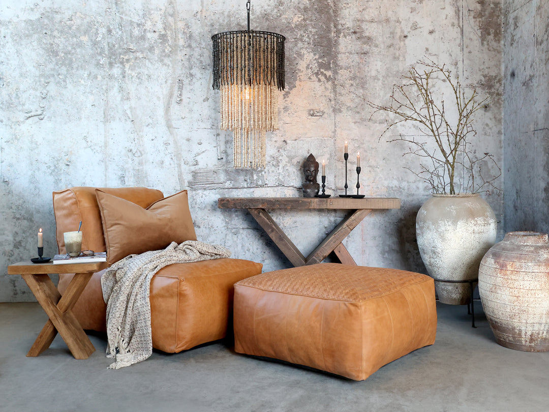 Chic Antique Grimaud Anrichtetisch aus recyceltem Holz dekoriert im Wohnzimmer