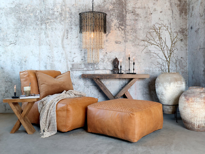 Chic Antique Grimaud Anrichtetisch aus recyceltem Holz dekoriert im Wohnzimmer