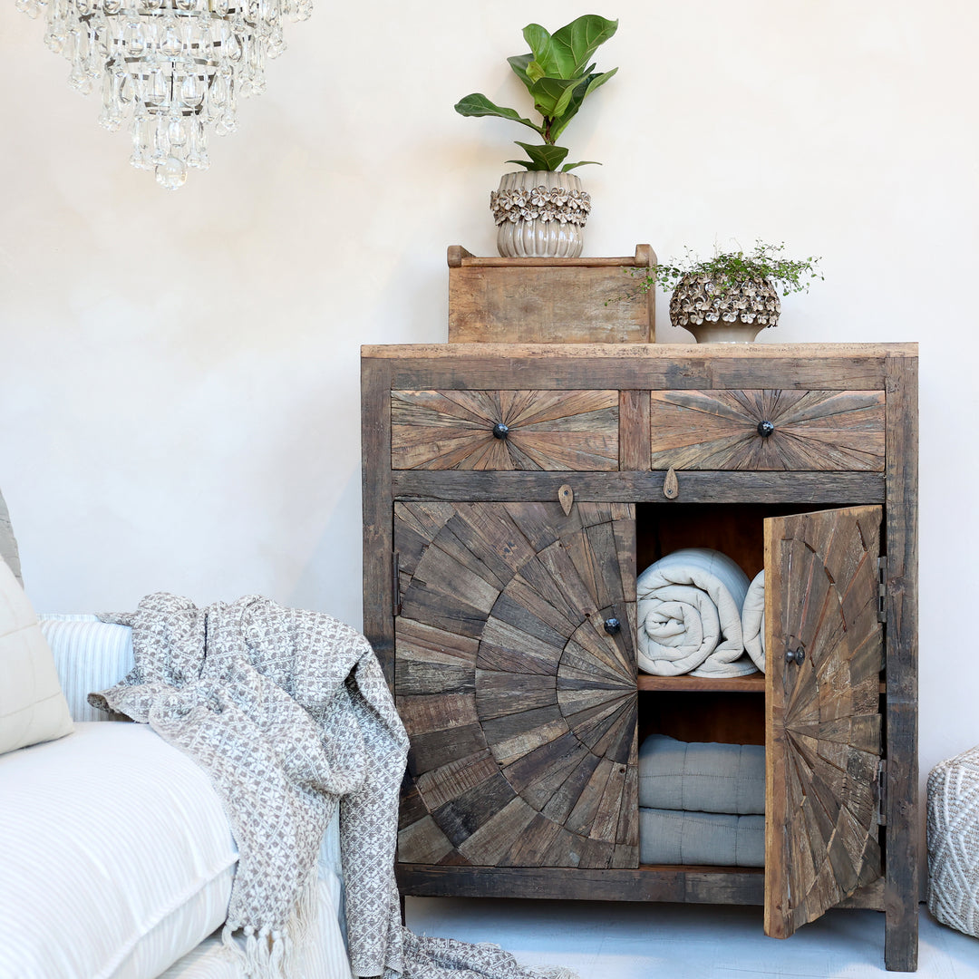 Chic Antique Grimaud Schrank mit Türen und Schubladen Natur