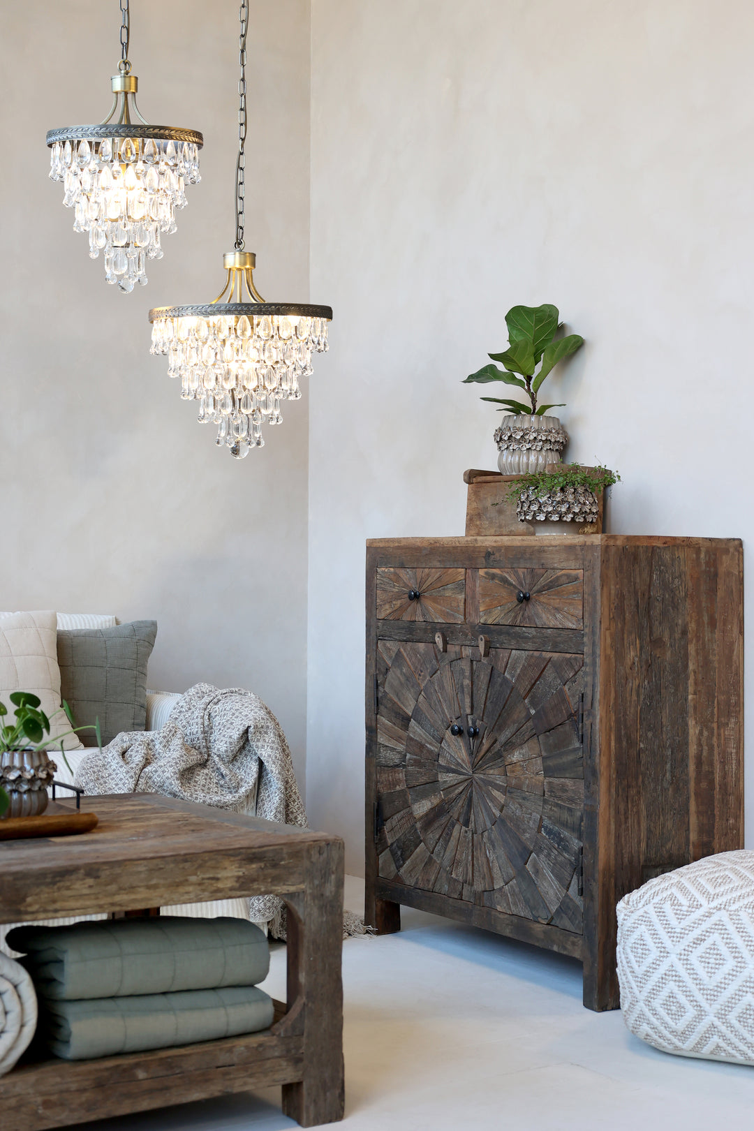 Chic Antique Grimaud Schrank mit Türen und Schubladen Natur