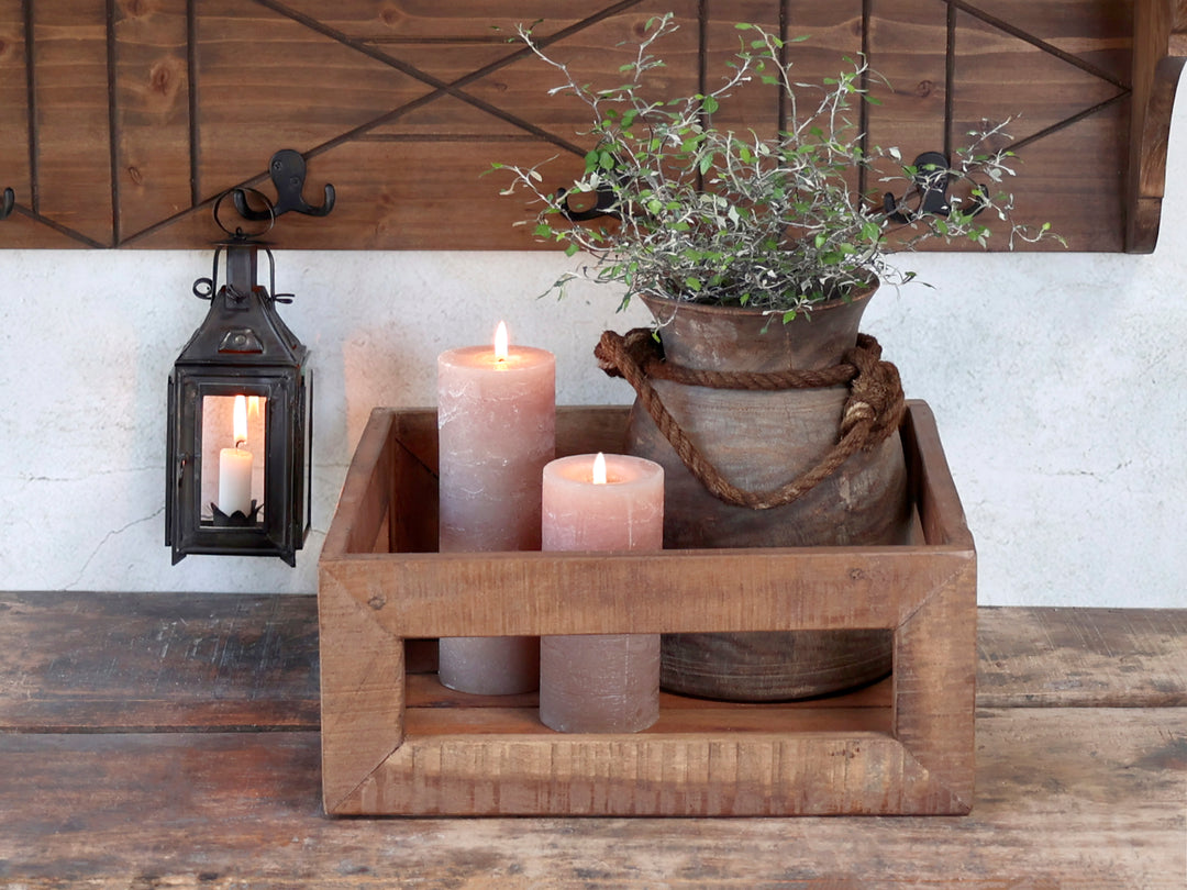Chic Antique Grimaud Dekokasten aus patiniertem Holz als Vintage Landhaus Dekoration