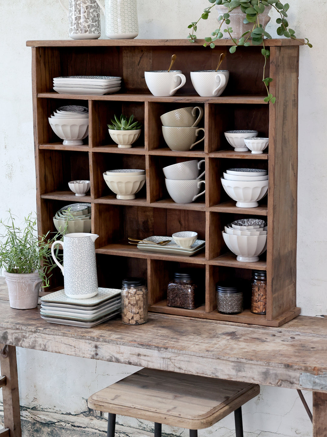 Chic Antique Grimaud Regal mit 18 Fächern aus Recyclingholz Natur