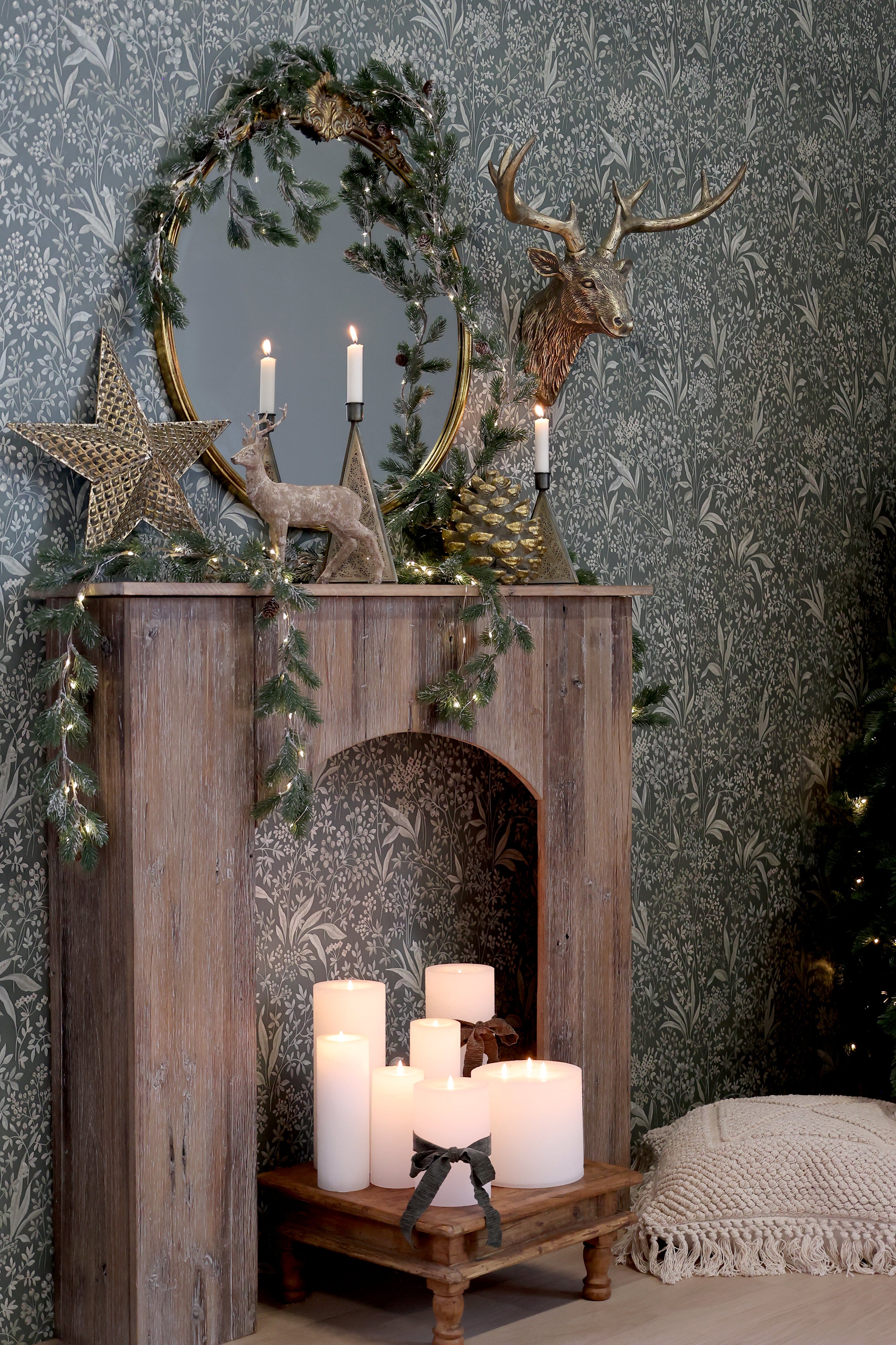 Chic Antique Grimaud Kaminumrandung für Deko in Recyclingholz