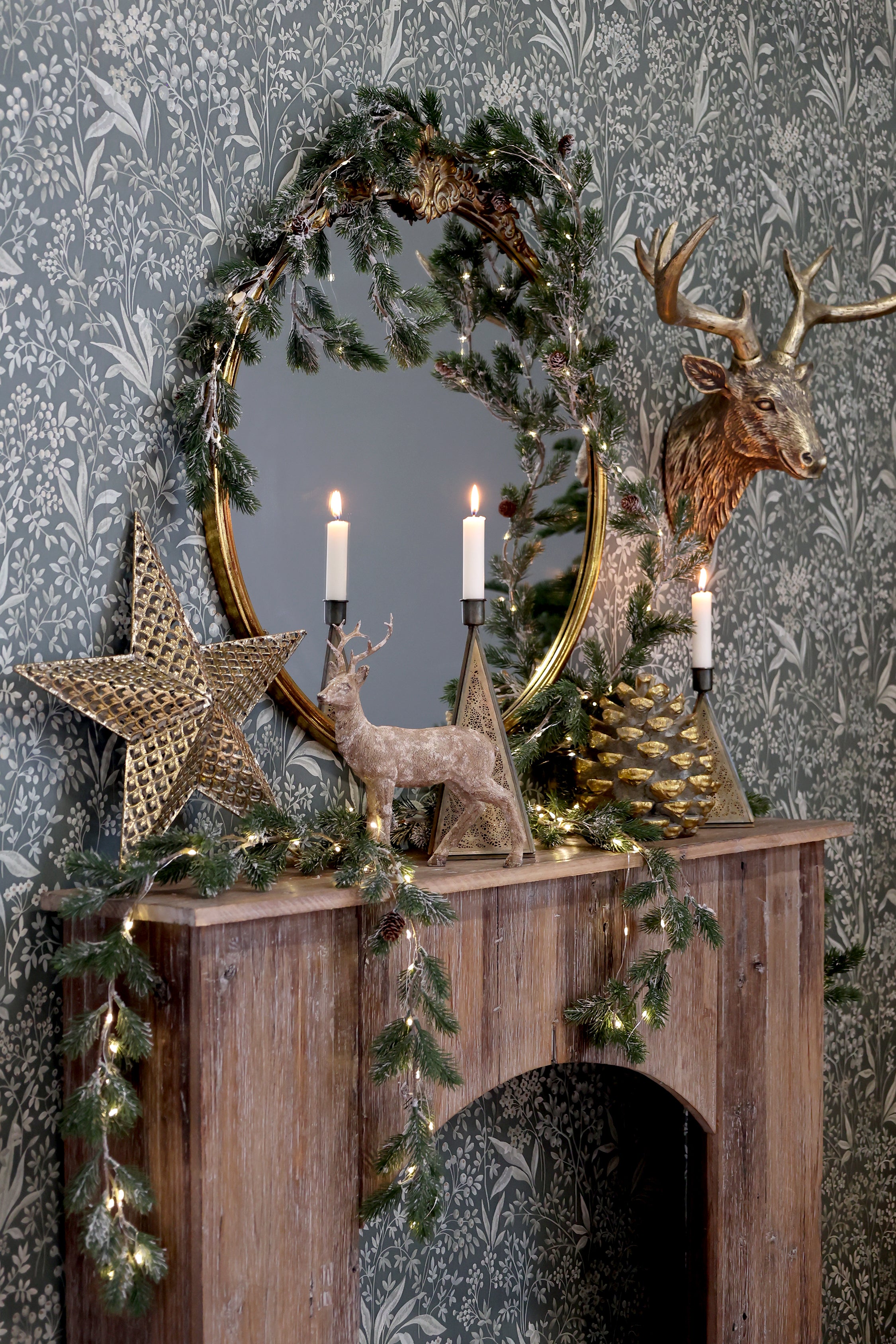 Chic Antique Grimaud Kaminumrandung für Deko in Recyclingholz