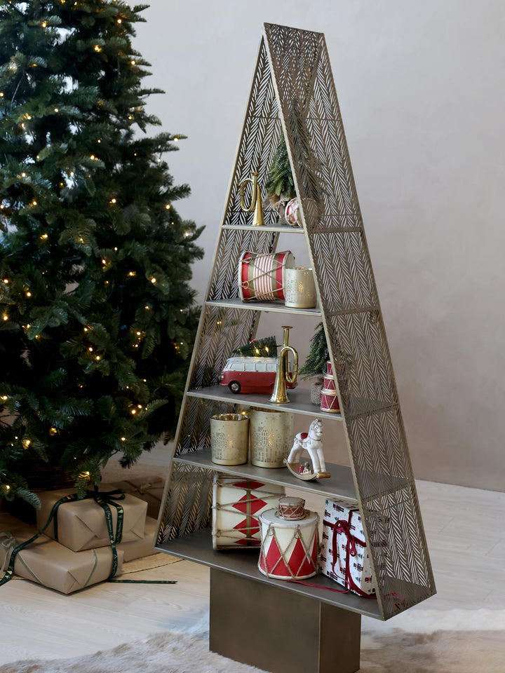 Chic Antique Vintage Trommel aus Mangoholz und Leder dekoriert in einem Weihnachtsbaum-Regal
