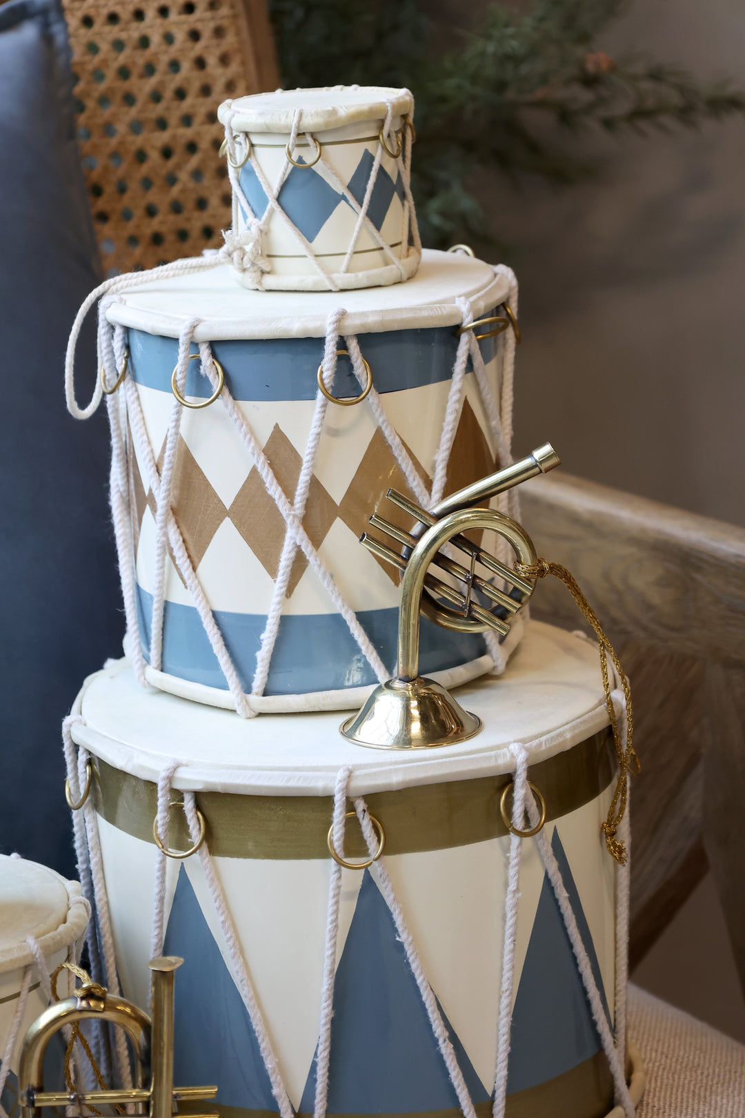Chic Antique Vintage Trommeln Sky Blue Creme Weihnachtsdekoration im Landhausstil
