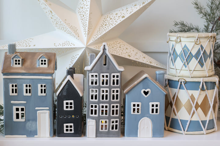Chic Antique Vintage Trommeln in Sky Blue und Creme als skandinavische Weihnachtsdekoration