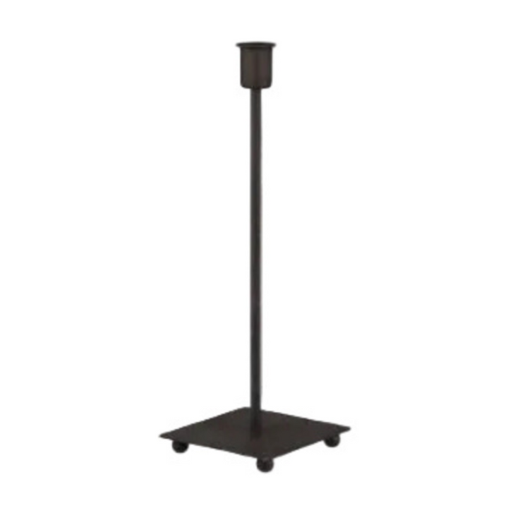 Ib Laursen Kerzenhalter Square Schwarz 30 cm Metall freigestellt vor weißem Hintergrund