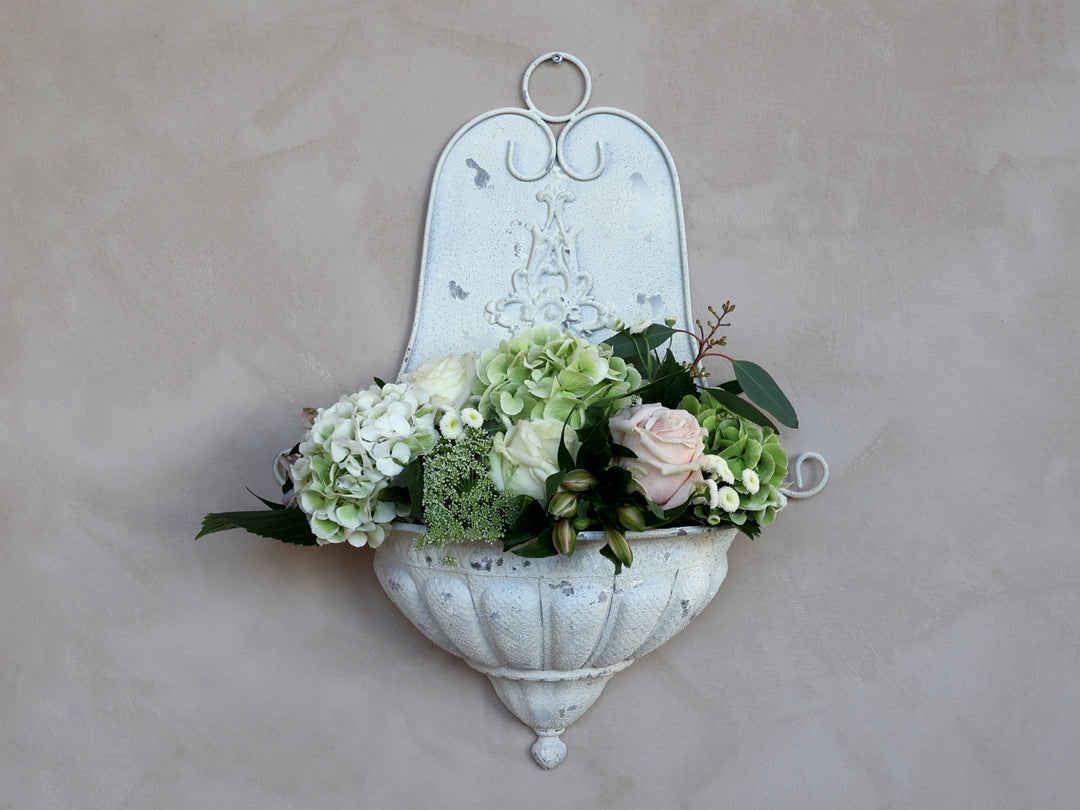 Vintage Wanddeko von Chic Antique mit floralem Muster im Landhausstil
