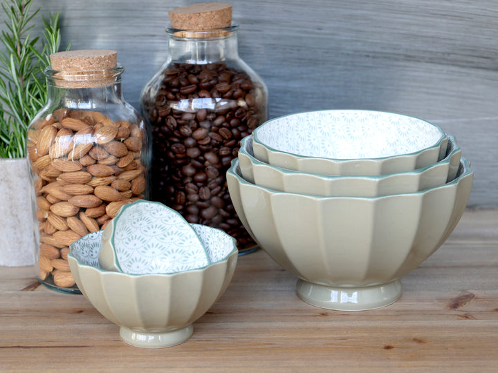 Chic Antique Latteschüsseln 5er Set Grün aus Porzellan mit dekorativem Innenmuster