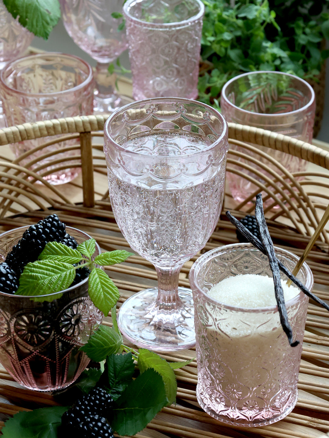 Chic Antique Saint-Émilion Weinglas Rosa im romantischen Landhausstil mit geprägtem Glasdesign