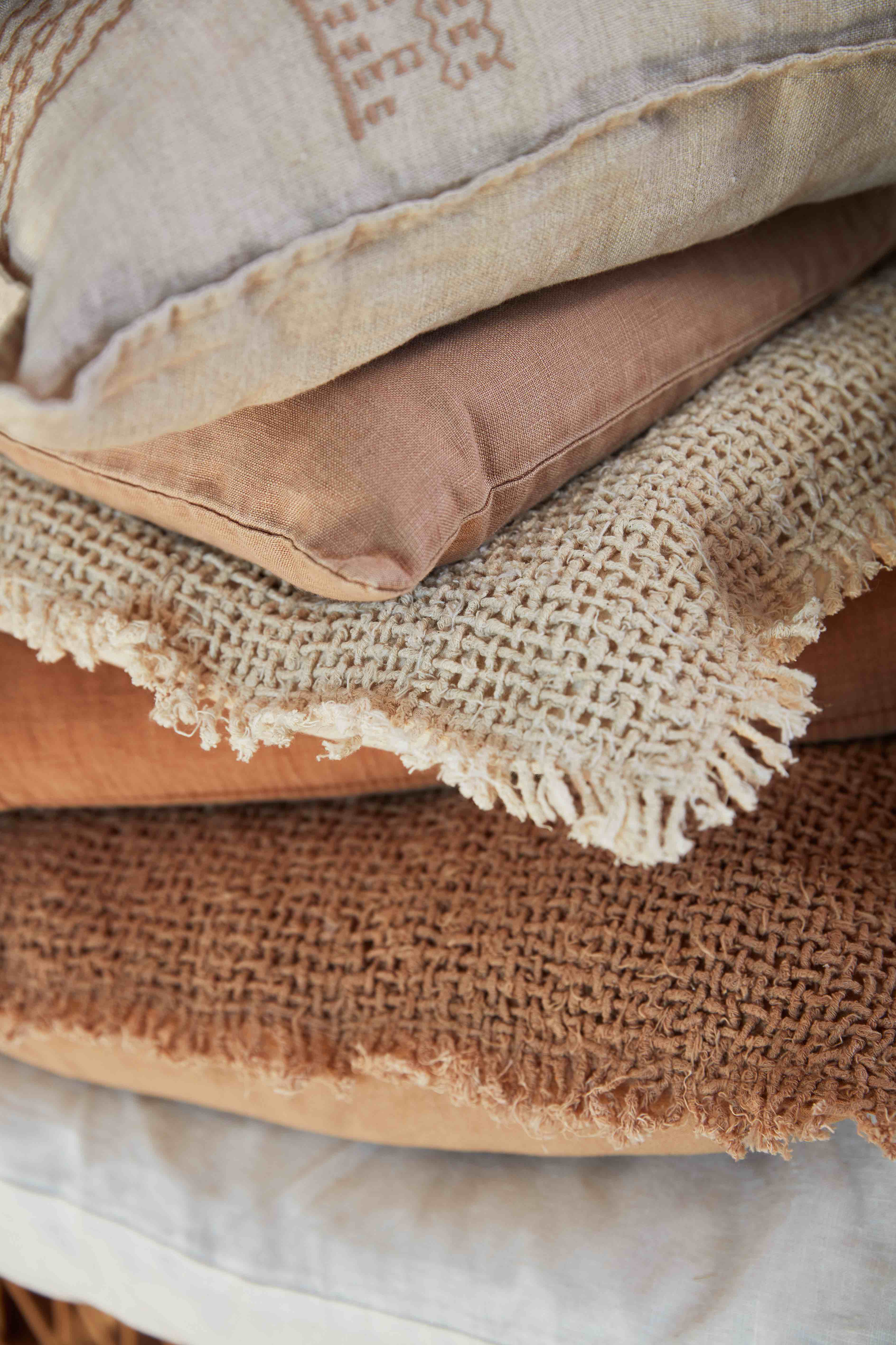 Ib Laursen Leinen Kissenbezug Burned Rose im skandinavischen Landhausstil auf Naturtextilien