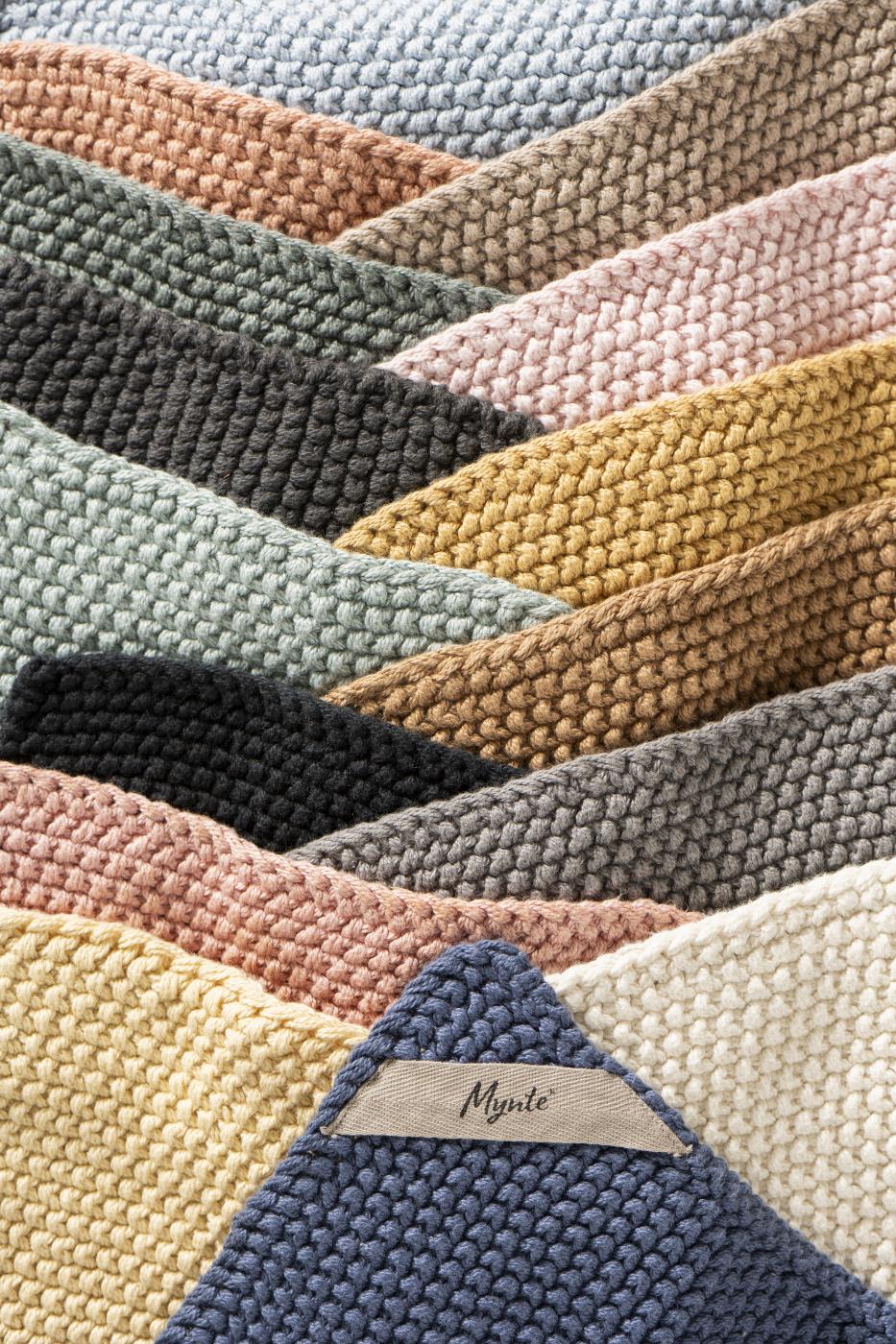 Ib Laursen Mynte gestrickte Topflappen in verschiedenen Farben aus Baumwolle im skandinavischen Küchenstil