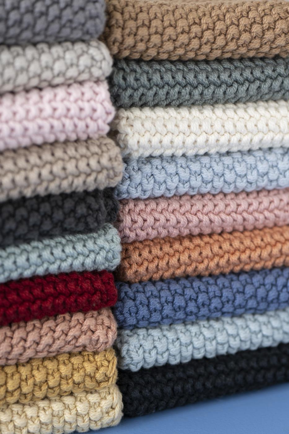 Ib Laursen Mynte gestrickte Topflappen in verschiedenen Farben aus Baumwolle im skandinavischen Küchenstil