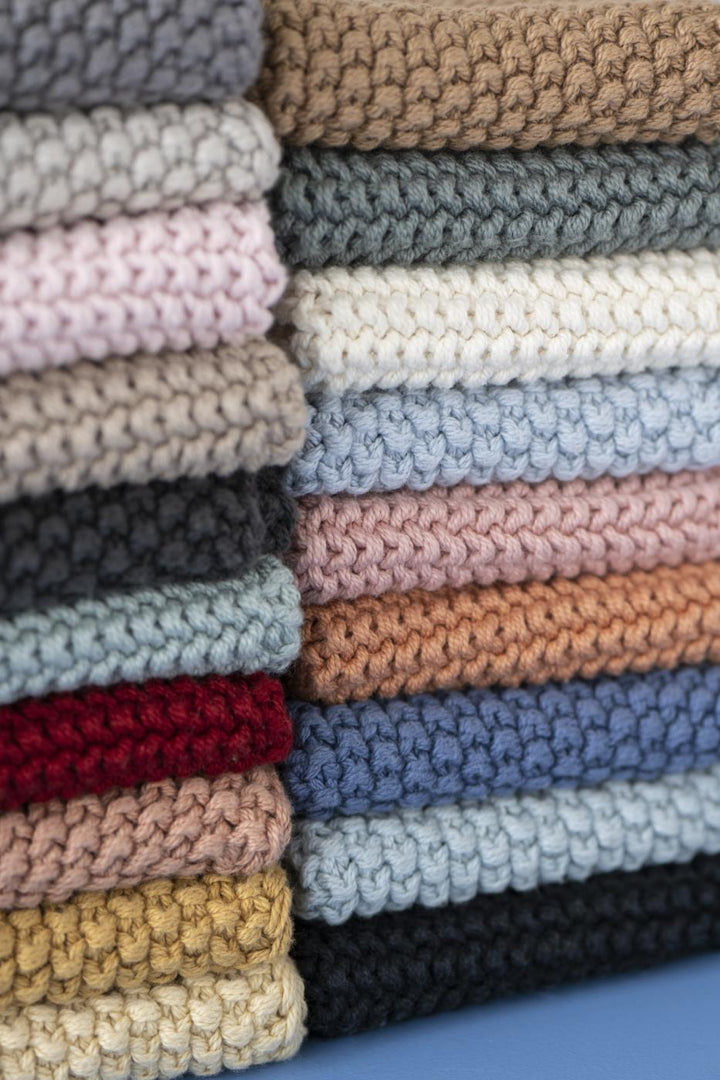 Ib Laursen Mynte gestrickte Topflappen in verschiedenen Farben aus Baumwolle im skandinavischen Küchenstil