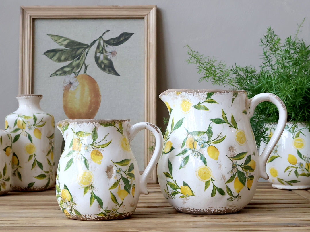 Chic Antique Limonen Kanne aus Keramik mit Zitronenmotiv im Vintage Landhausstil dekoriert