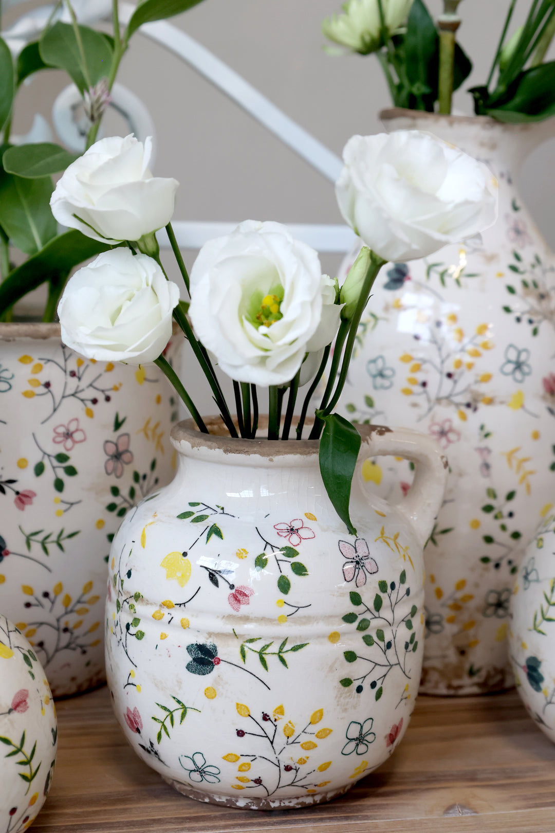 Chic Antique Cavaillon Vase aus Keramik mit floralem Blumenmuster im Vintage Landhausstil