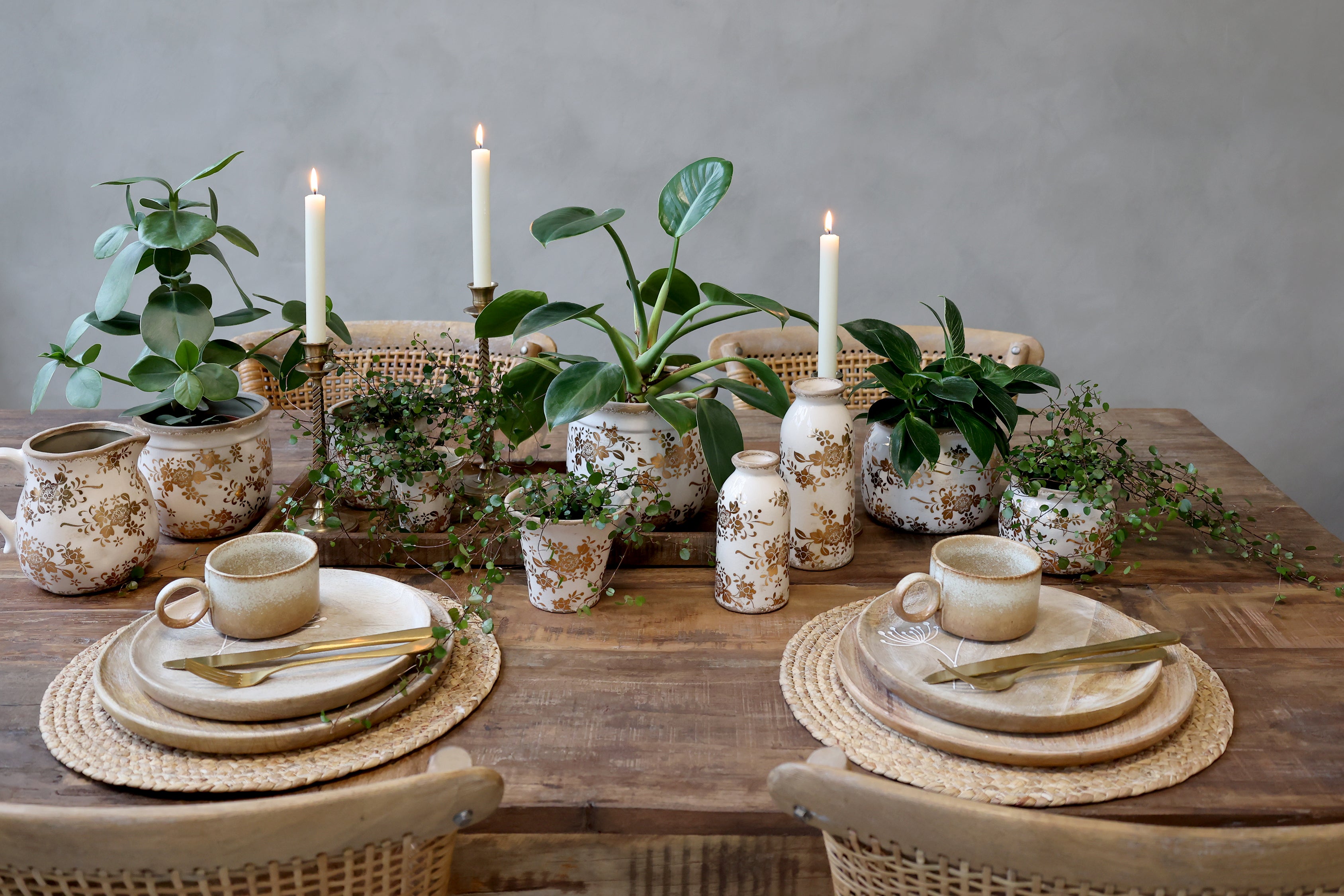 Chic Antique Melun Keramikflasche Anniversary mit goldfarbenem Blumenmuster skandinavische Landhaus Dekoration