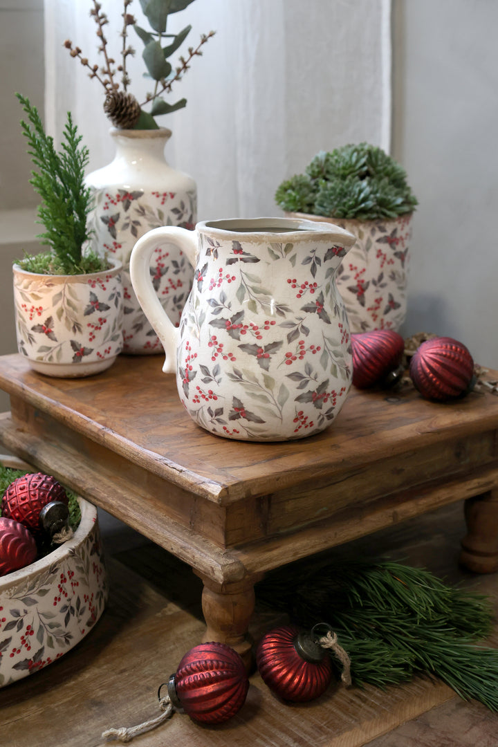 Chic Antique Kanne mit Blätter und Beeren Muster aus Keramik in Creme als dekorativer Landhaus Krug