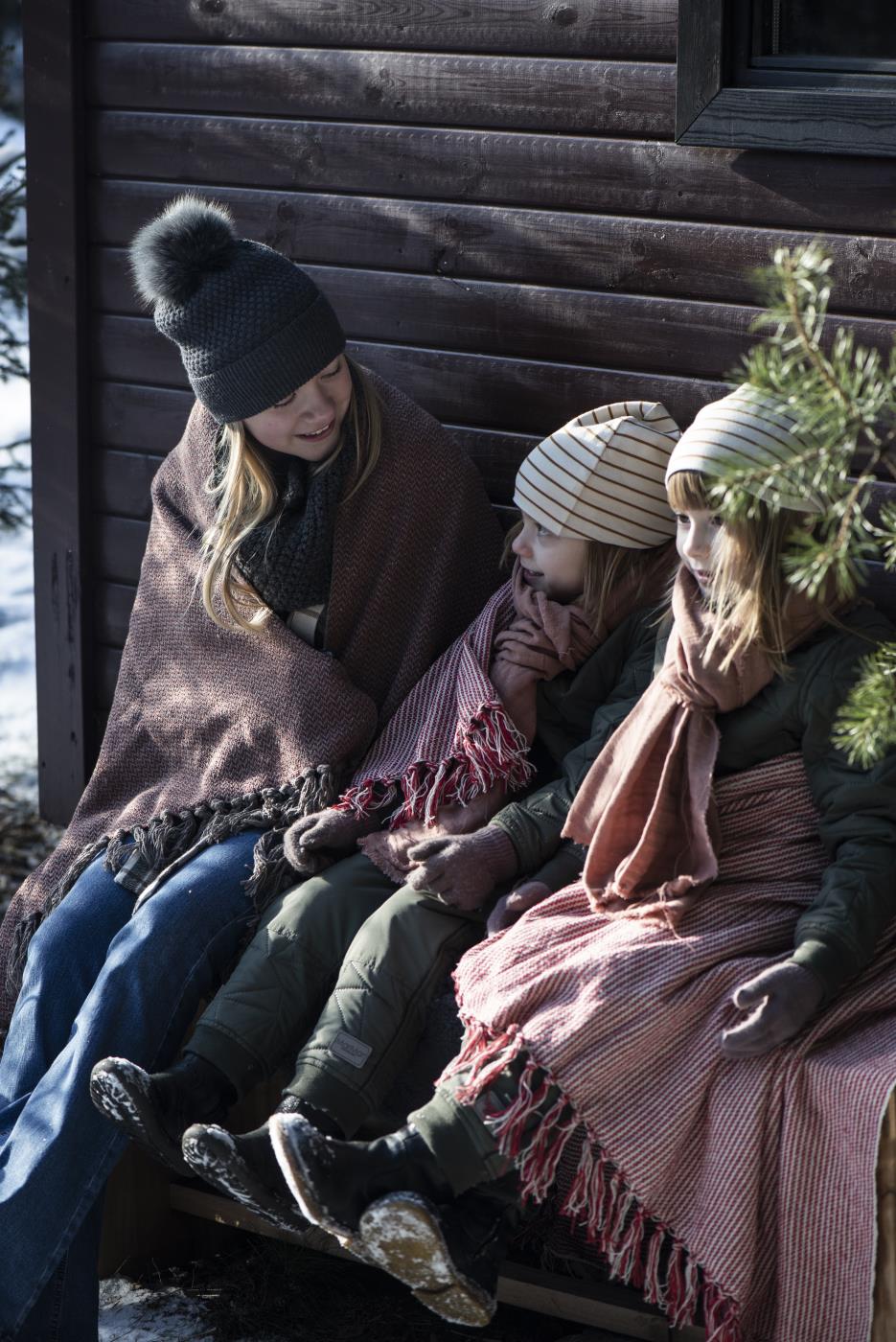 Ib Laursen Plaid braun rotbraun mit Zickzackmuster als kuschelige Wohndecke im skandinavischen Hygge Stil