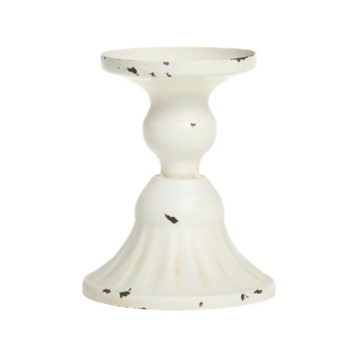 Chic Antique Kerzenständer Antique Creme aus Eisen freigestellt vor weißem Hintergrund