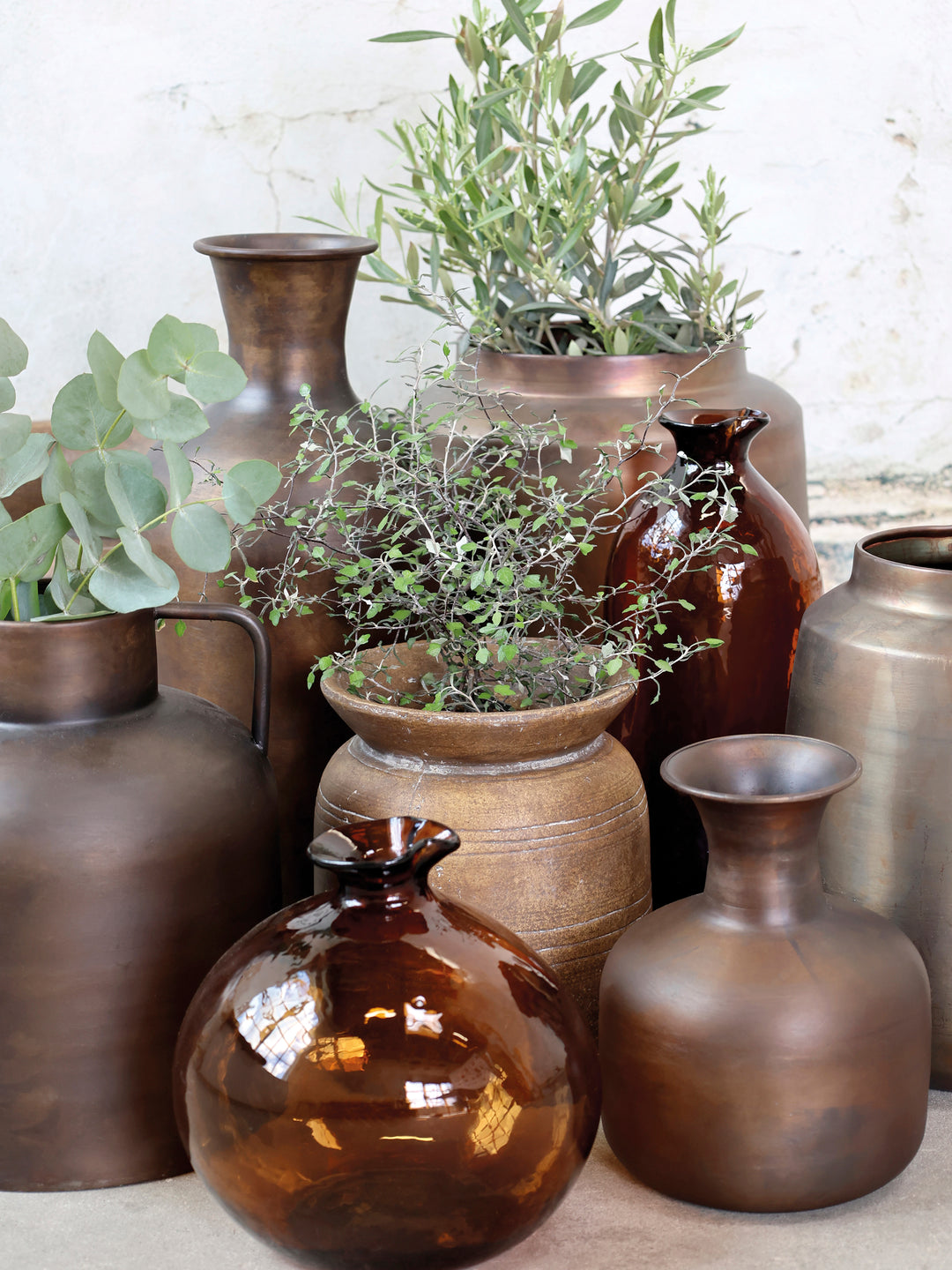 Chic Antique Vase aus braunem Glas rund als dekorative Glasvase im skandinavischen Landhausstil