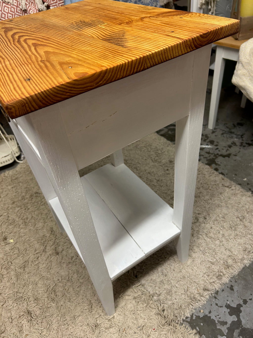 Antiker Beistelltisch, Naturplatte, Shabby Chic