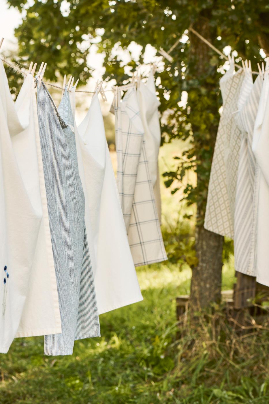 Geschirrtuch, Charlie, mit dünnen dunkelblauen Streifen